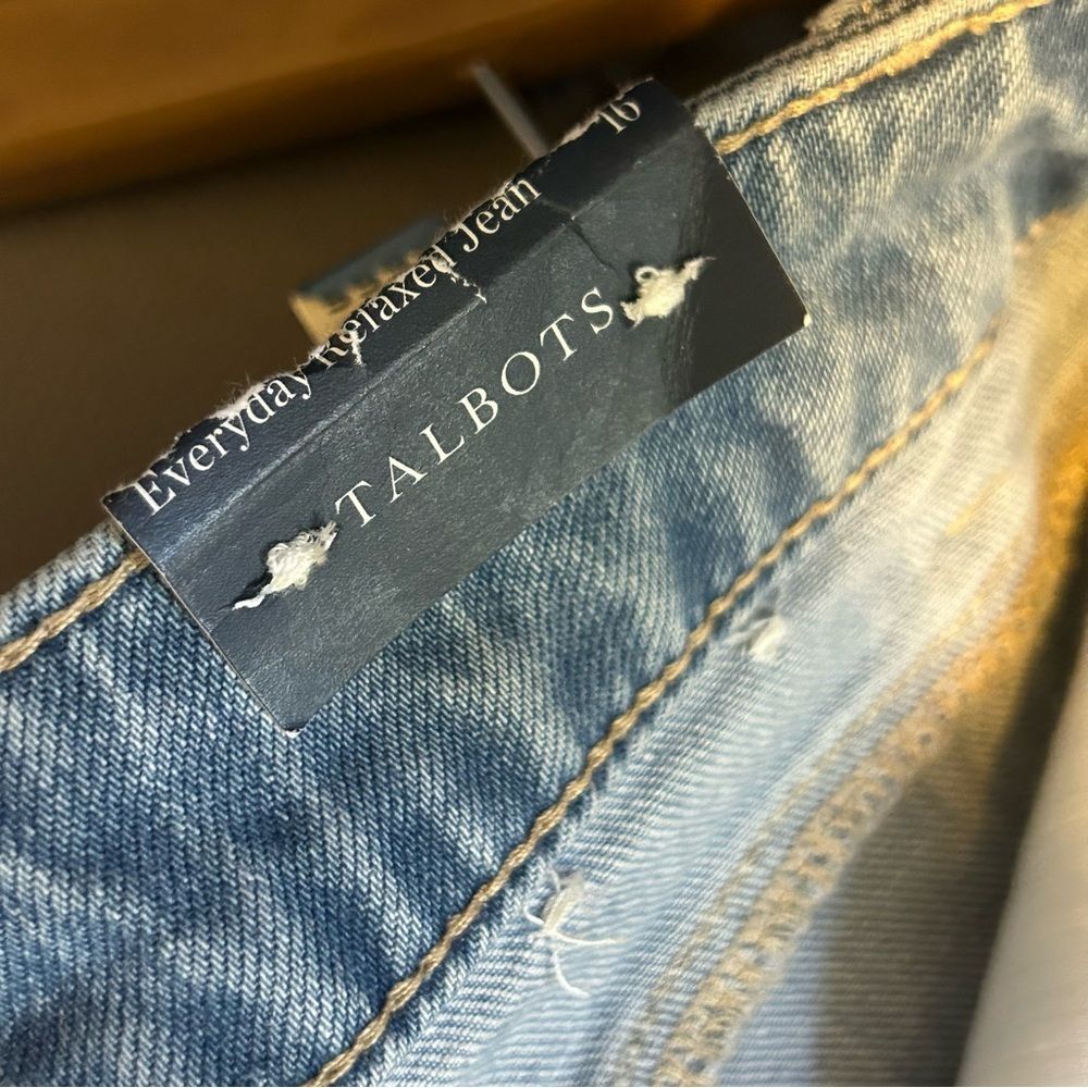 NWOT Talbots Everyday Relaxed Jeans Selene Wash Raw Hem Cuffed Size 16 - Picture 7 of 8
